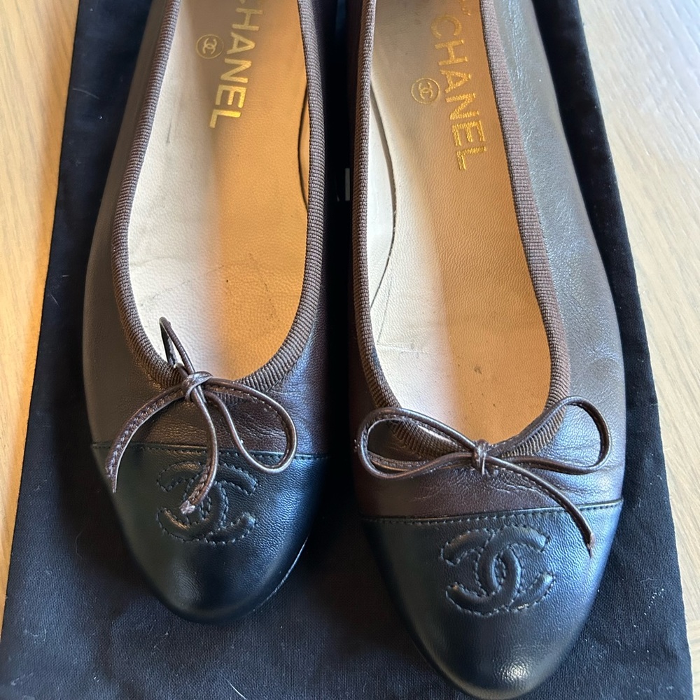 Authentic Chanel cambon ballet flats, brown & black size 37.5